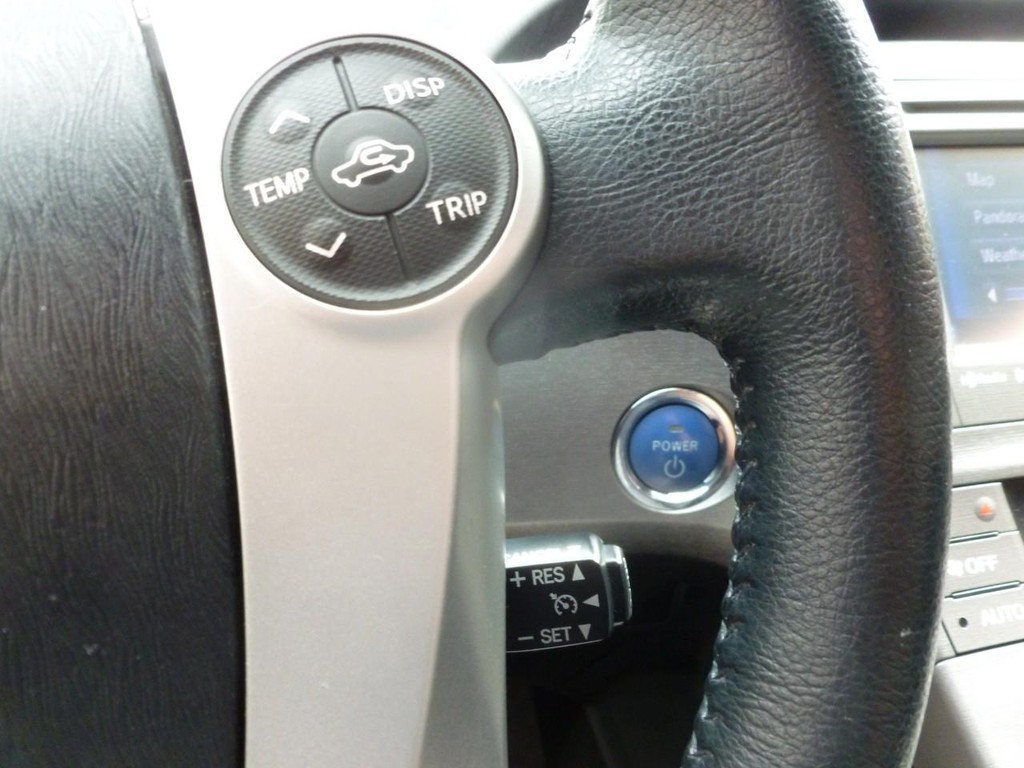 Toyota Prius Vehicle Full-screen Gallery Image 12