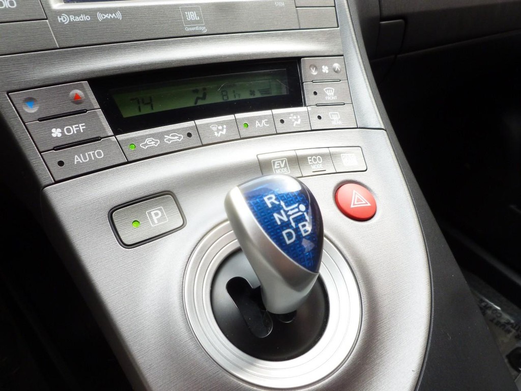 Toyota Prius Vehicle Full-screen Gallery Image 14