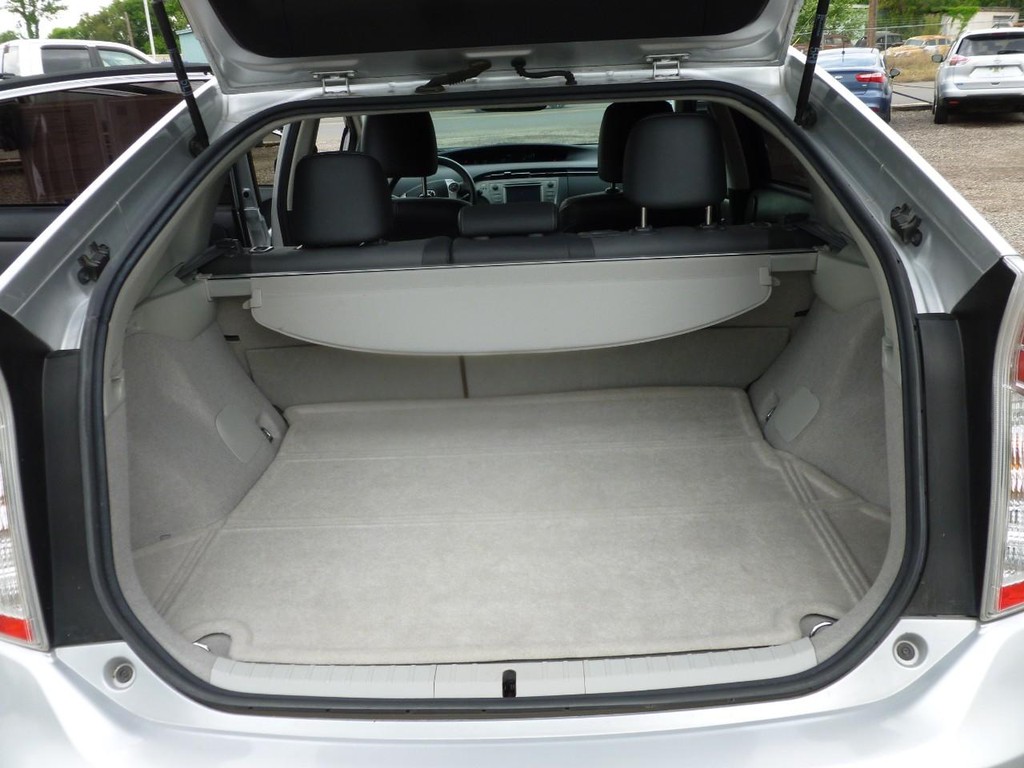 Toyota Prius Vehicle Full-screen Gallery Image 23