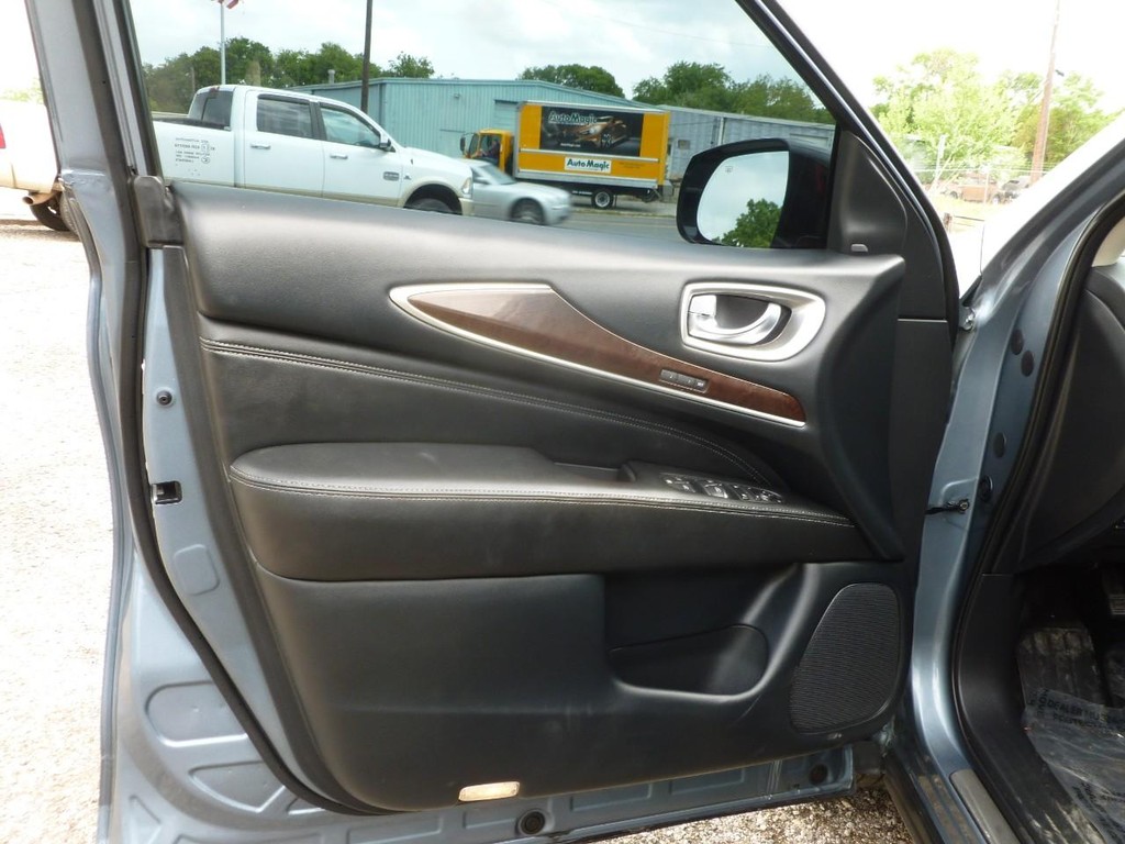 INFINITI QX60 Vehicle Image 21