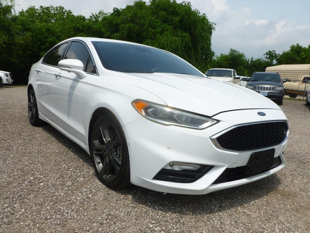 Ford Fusion Vehicle Full-screen Gallery Image 04