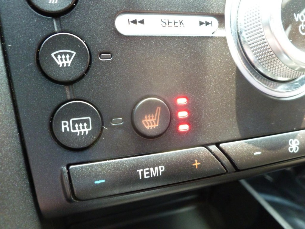 Ford Fusion Vehicle Full-screen Gallery Image 13