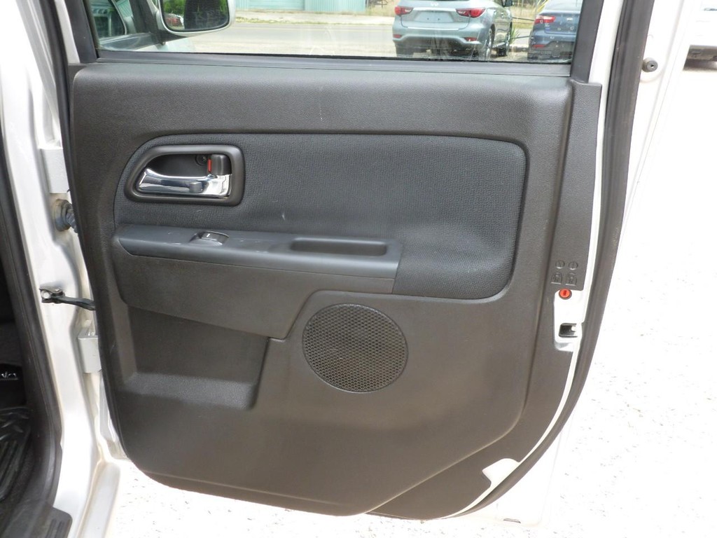 Chevrolet Colorado Vehicle Image 15