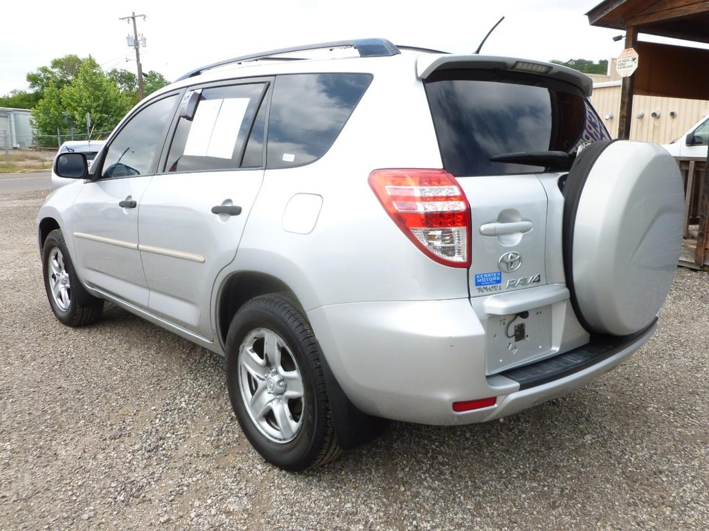 Toyota RAV4 Vehicle Full-screen Gallery Image 02