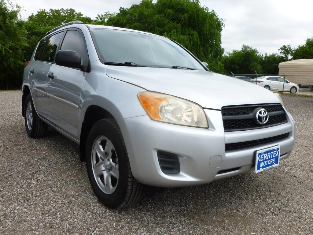 Toyota RAV4 Vehicle Full-screen Gallery Image 04