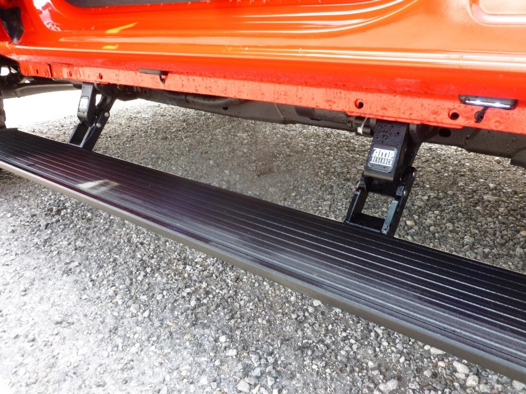 Ford Bronco Vehicle Full-screen Gallery Image 05