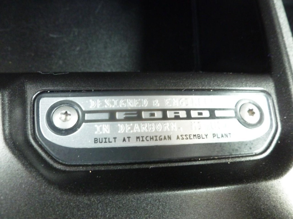Ford Bronco Vehicle Full-screen Gallery Image 14