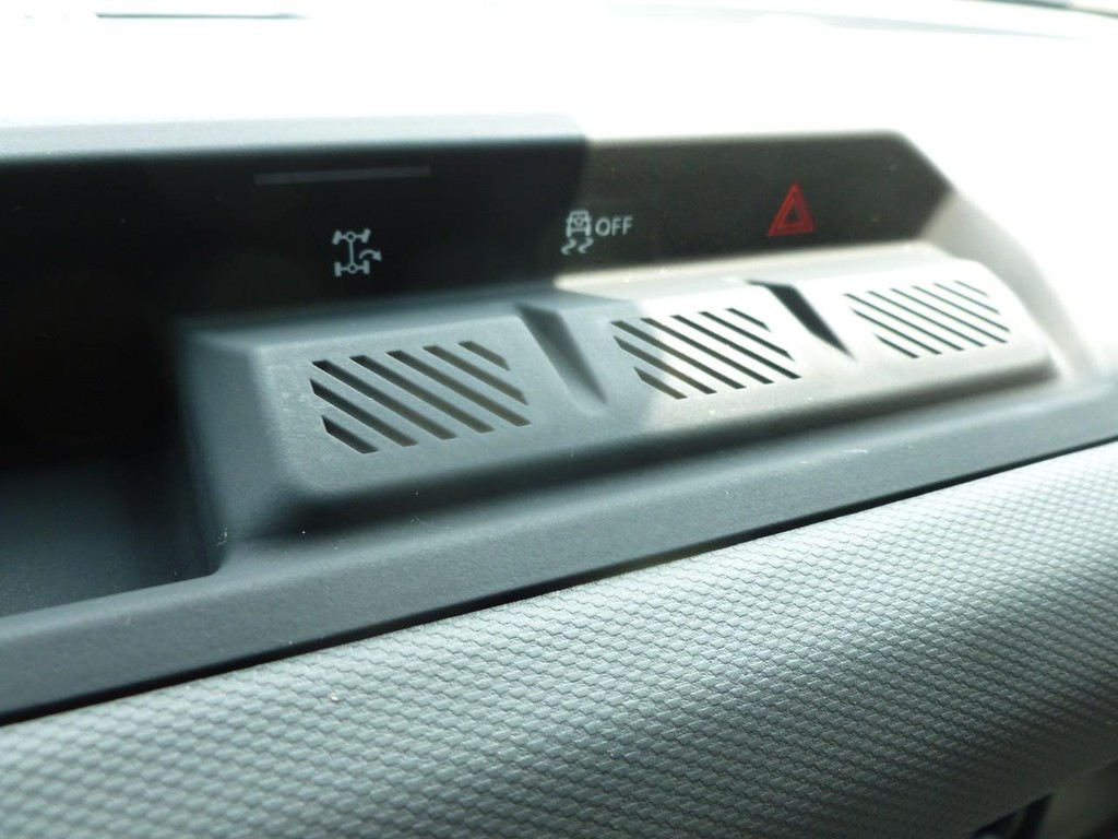 Ford Bronco Vehicle Full-screen Gallery Image 16