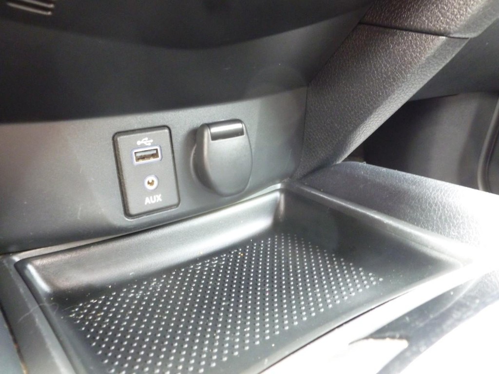 Nissan Rogue Vehicle Full-screen Gallery Image 13