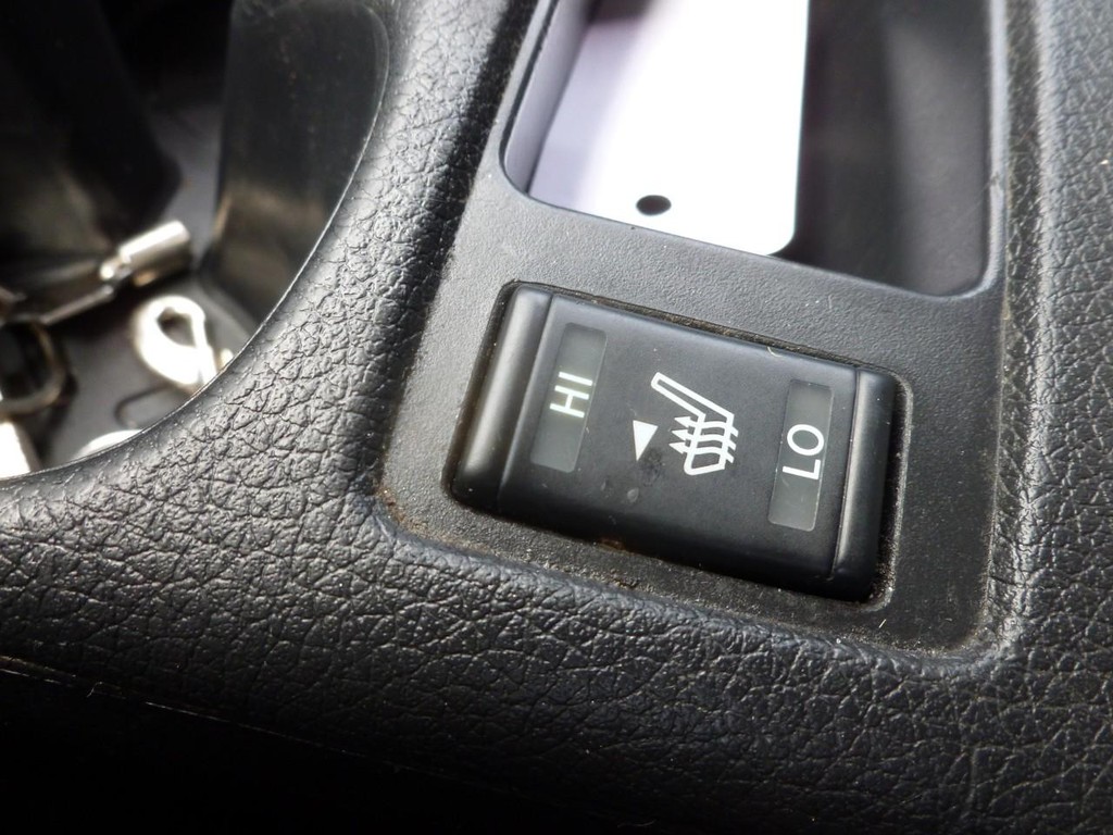 Nissan Rogue Vehicle Full-screen Gallery Image 16