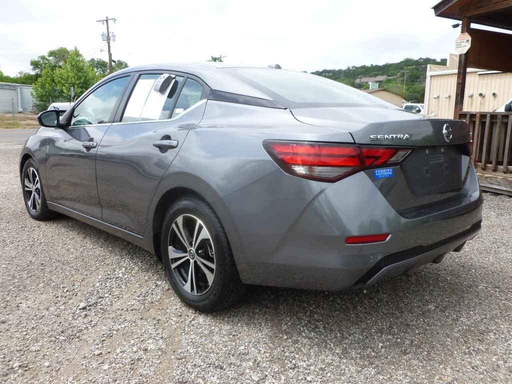 Nissan Sentra Vehicle Full-screen Gallery Image 02