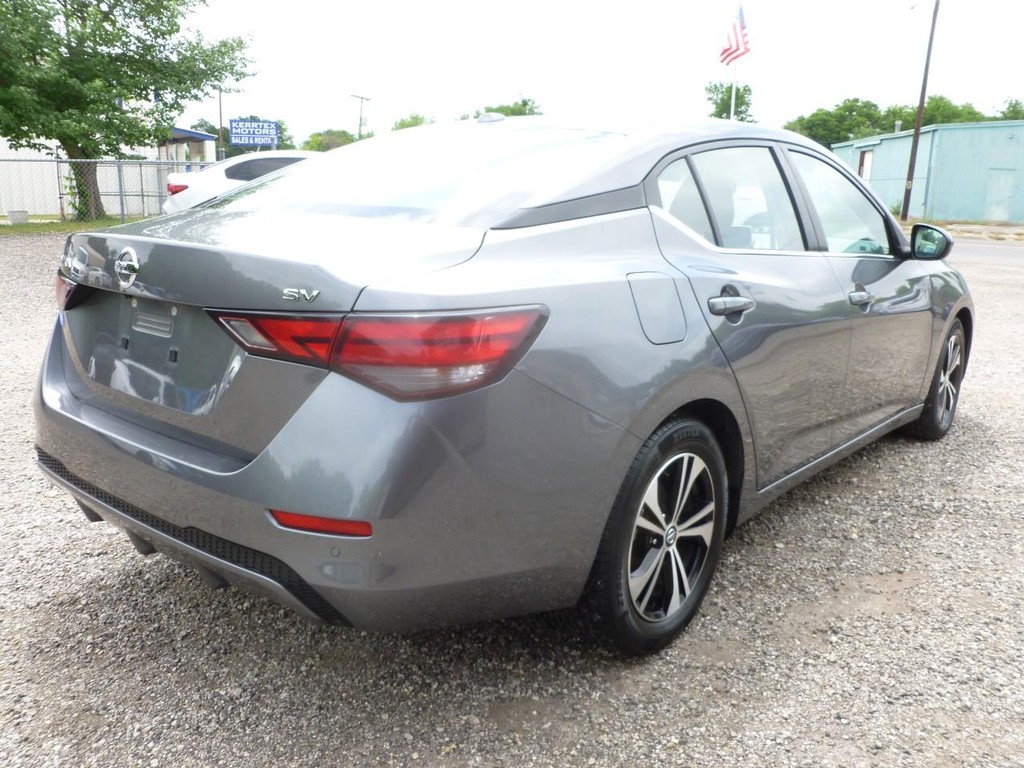 Nissan Sentra Vehicle Full-screen Gallery Image 03