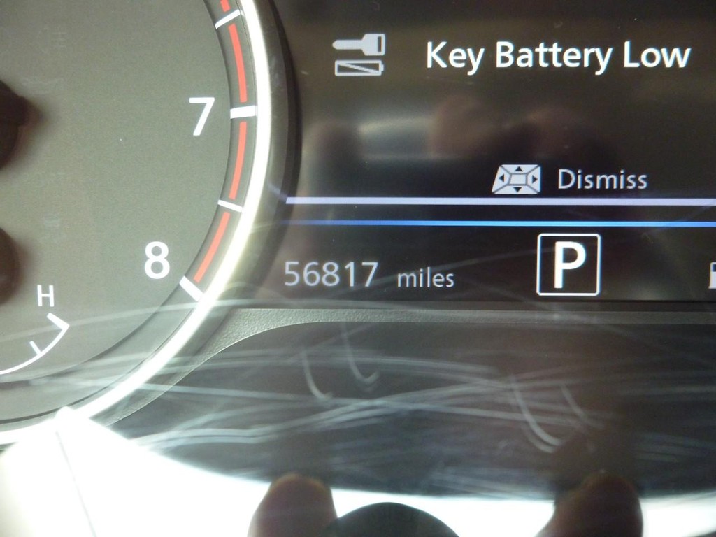Nissan Sentra Vehicle Full-screen Gallery Image 09