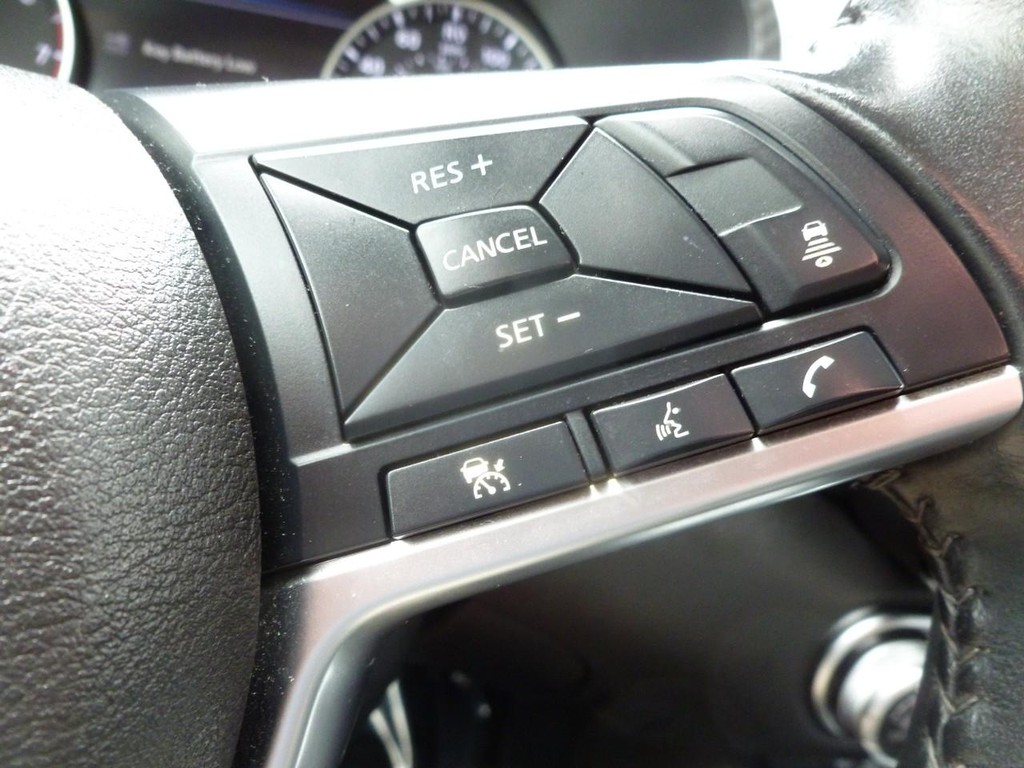 Nissan Sentra Vehicle Full-screen Gallery Image 18