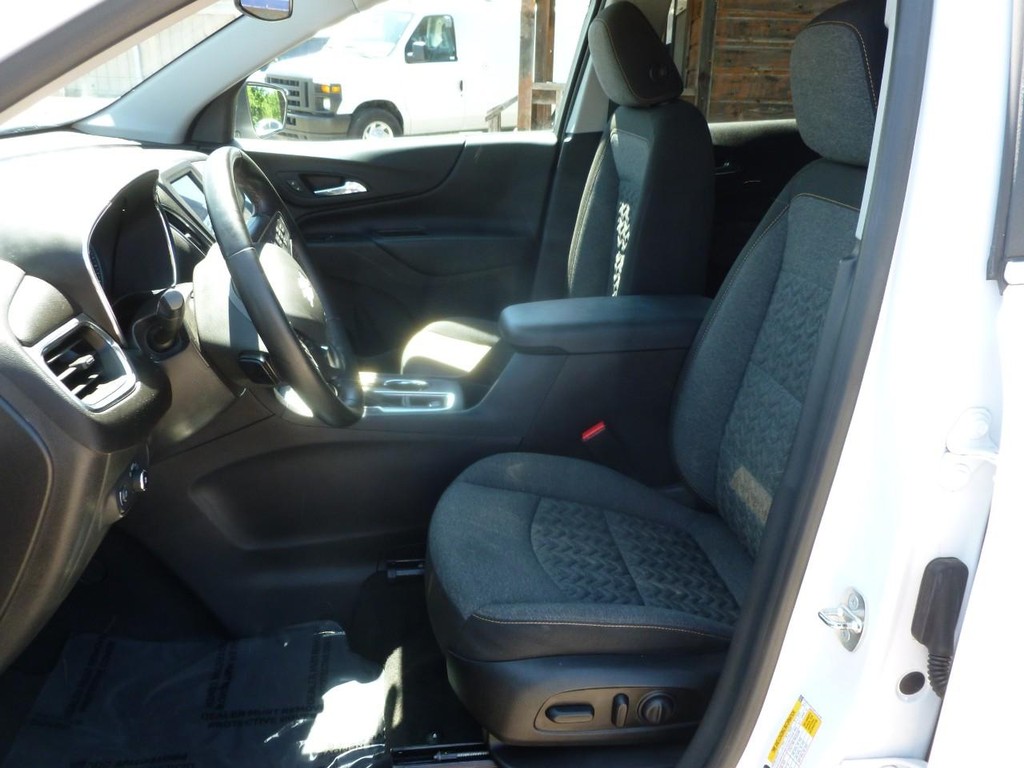 Chevrolet Equinox Vehicle Full-screen Gallery Image 05
