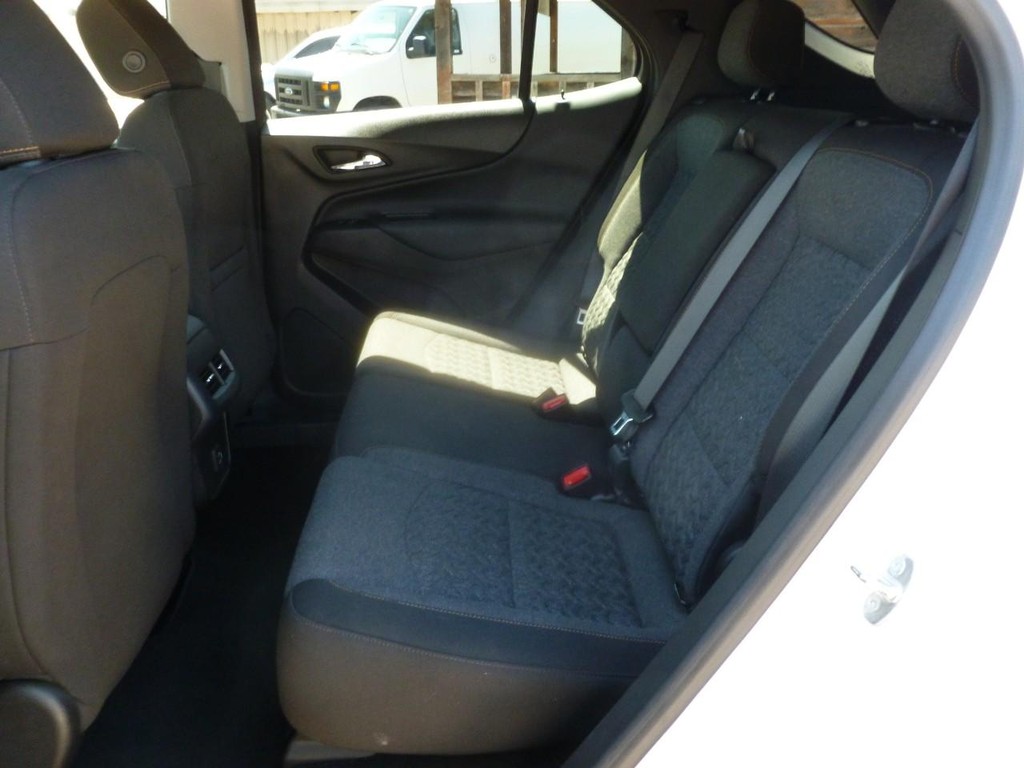 Chevrolet Equinox Vehicle Full-screen Gallery Image 06