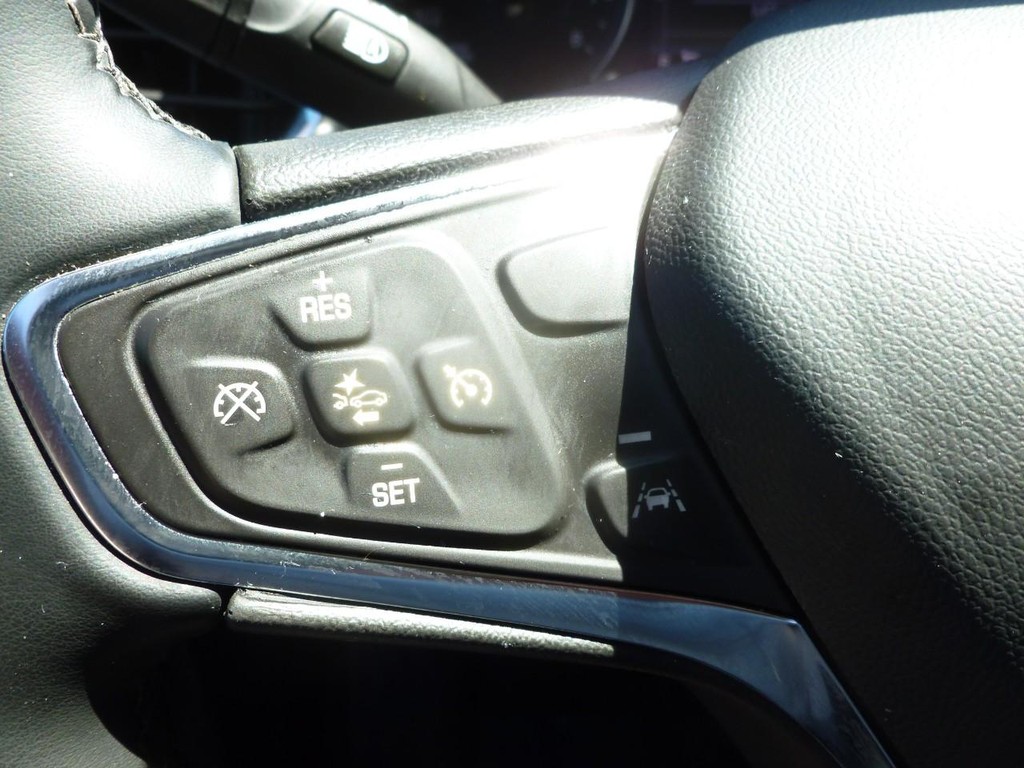 Chevrolet Equinox Vehicle Full-screen Gallery Image 09