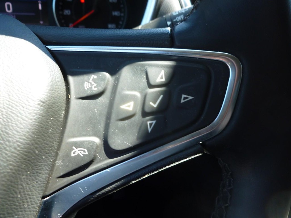 Chevrolet Equinox Vehicle Full-screen Gallery Image 10