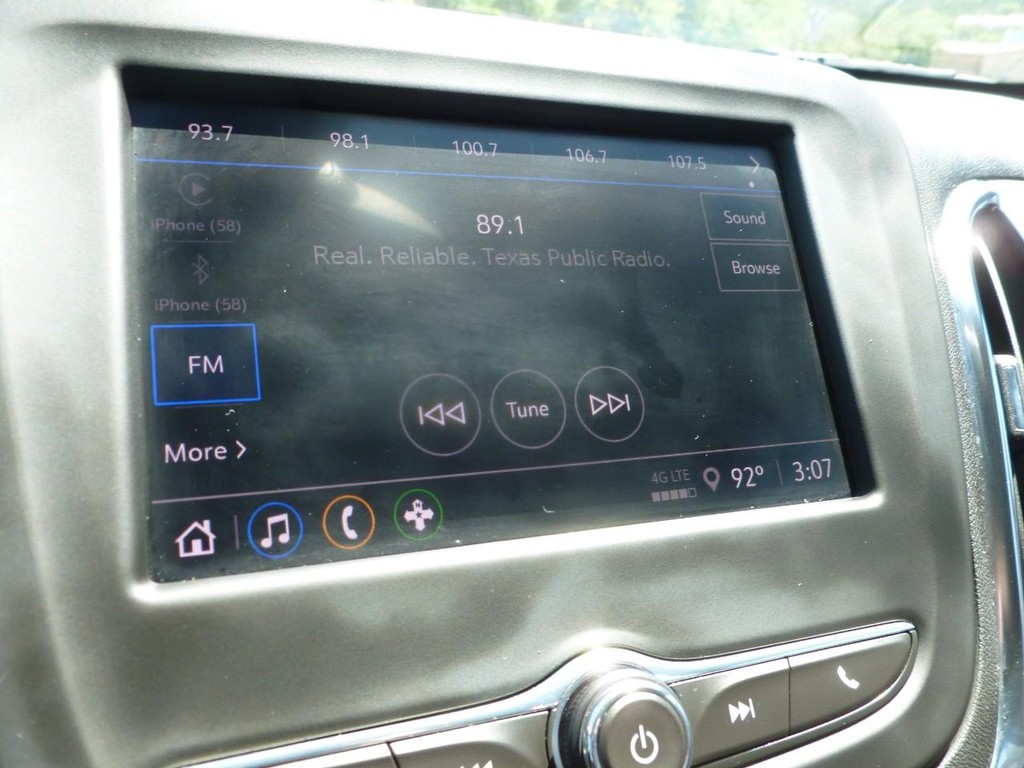 Chevrolet Equinox Vehicle Full-screen Gallery Image 12