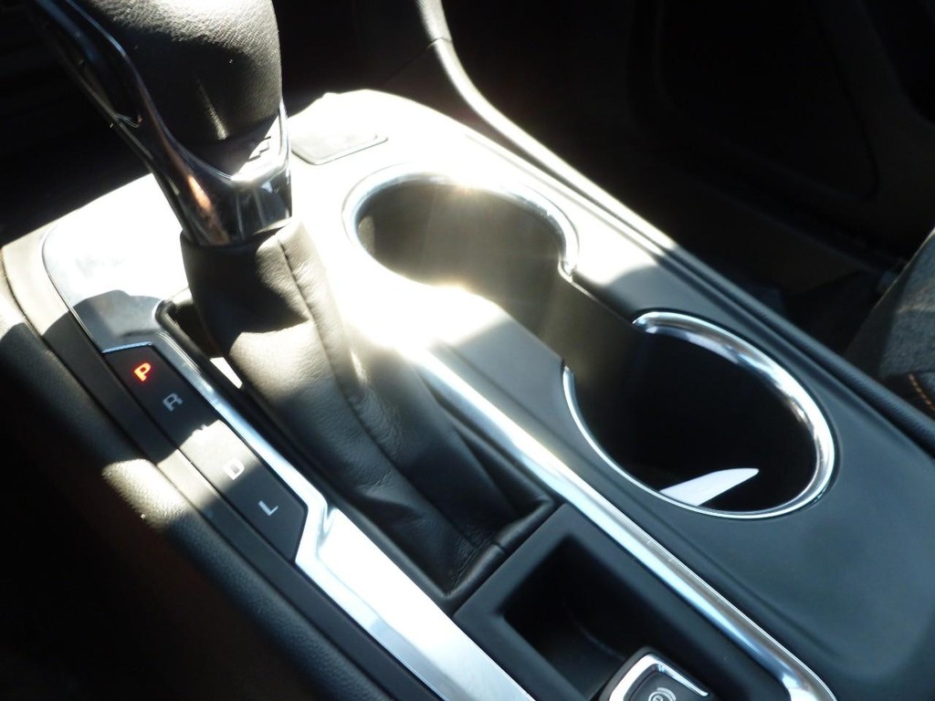 Chevrolet Equinox Vehicle Full-screen Gallery Image 14