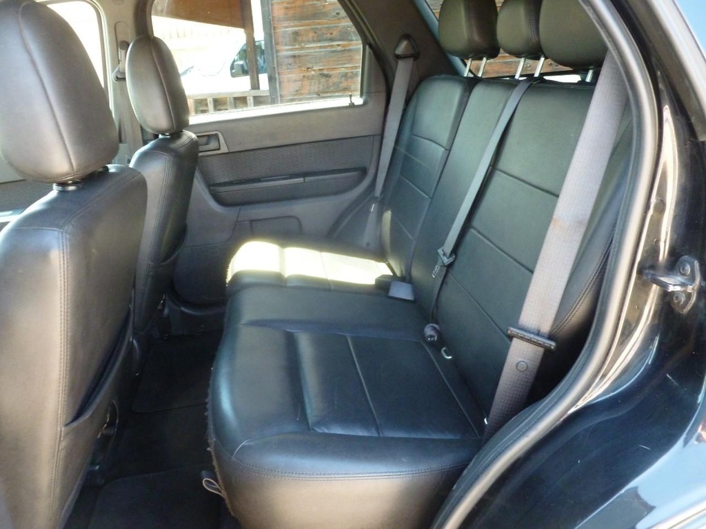 Ford Escape Vehicle Full-screen Gallery Image 06