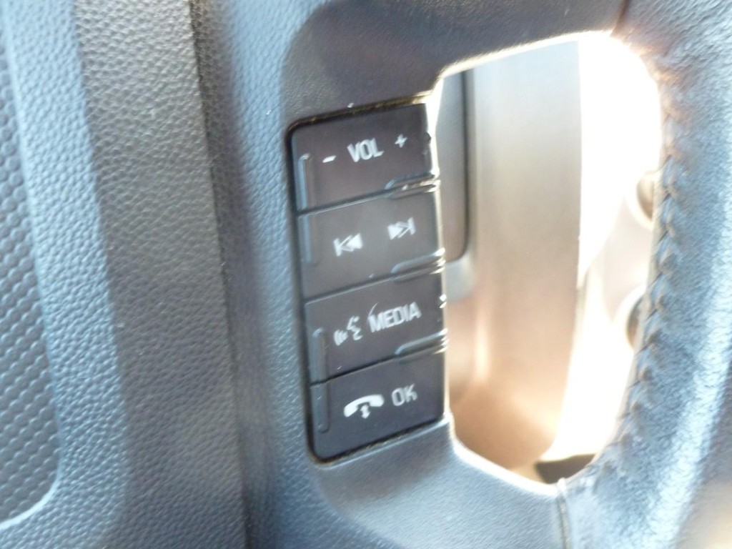 Ford Escape Vehicle Full-screen Gallery Image 10
