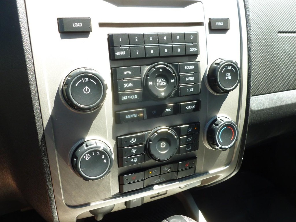 Ford Escape Vehicle Full-screen Gallery Image 12
