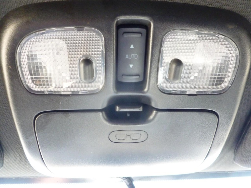 Ford Escape Vehicle Full-screen Gallery Image 16