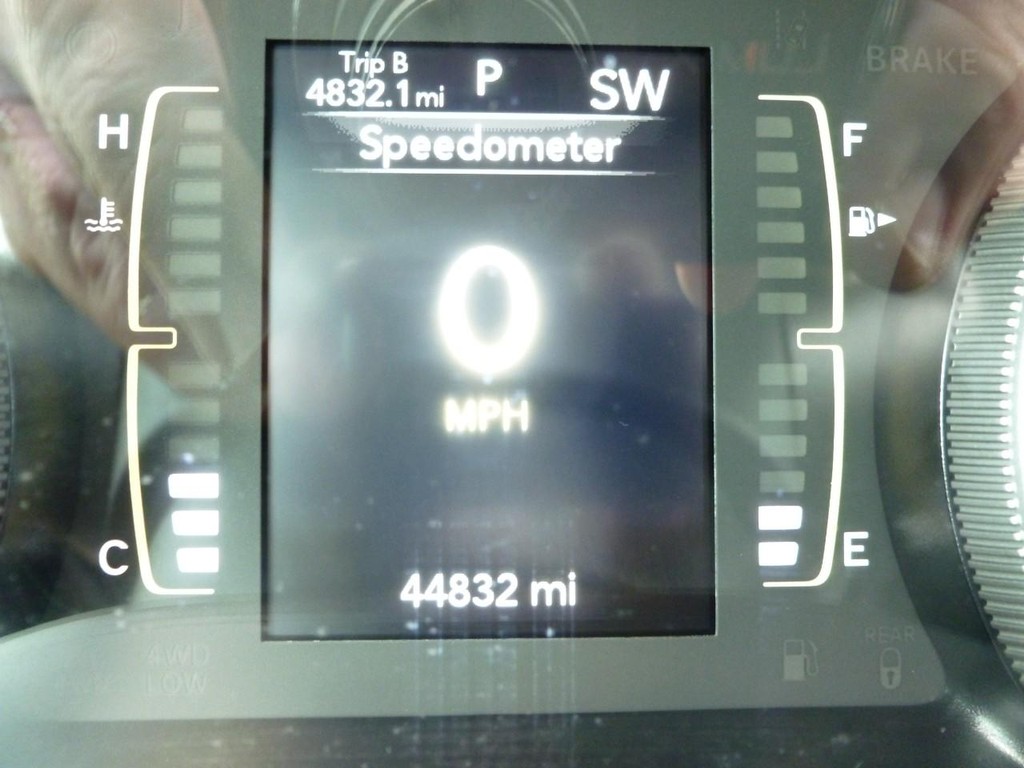 Jeep Cherokee Vehicle Image 10