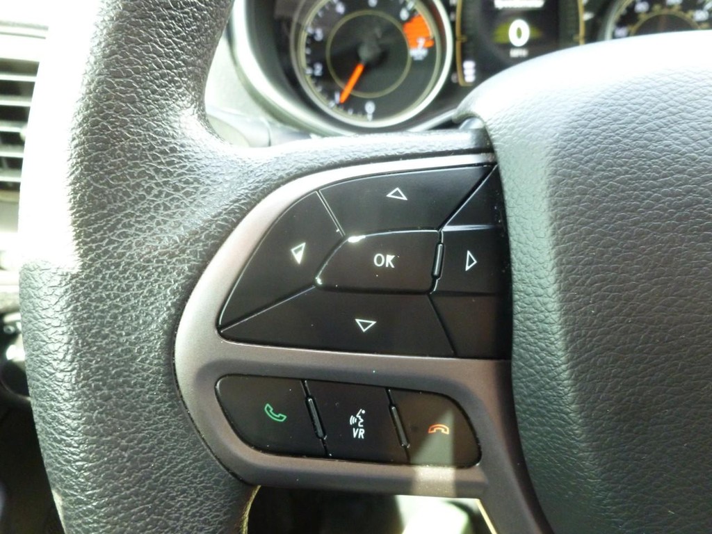Jeep Cherokee Vehicle Image 11