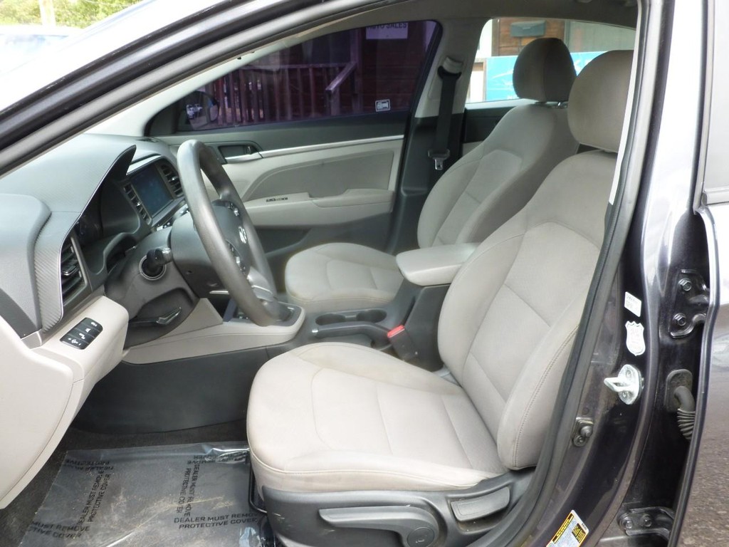 Hyundai Elantra Vehicle Image 06