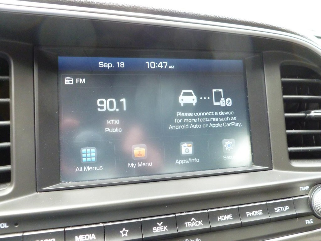 Hyundai Elantra Vehicle Image 13