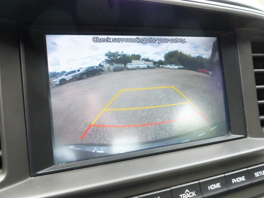 Hyundai Elantra Vehicle Image 17