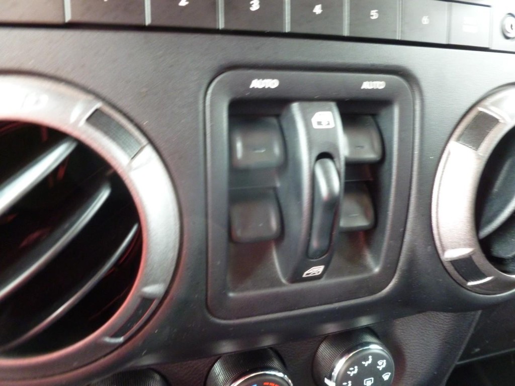 Jeep Wrangler Unlimited Vehicle Image 13