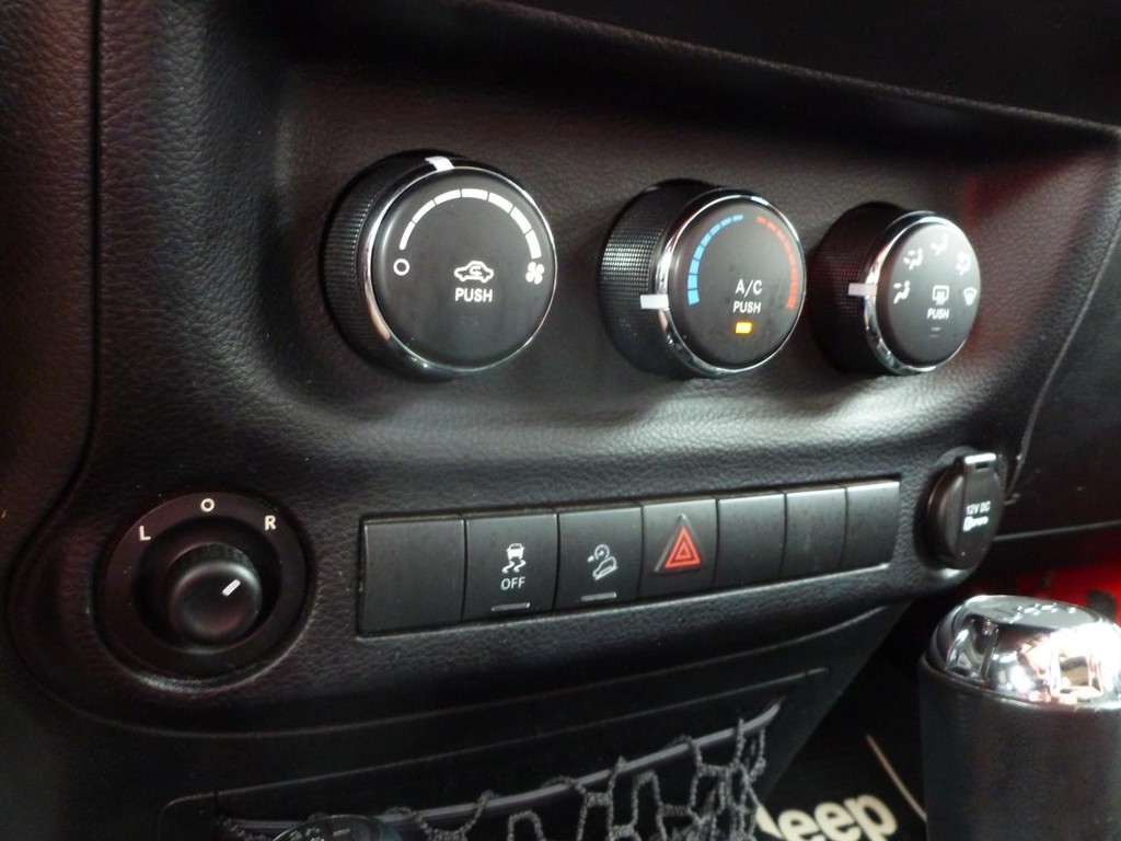 Jeep Wrangler Unlimited Vehicle Image 14