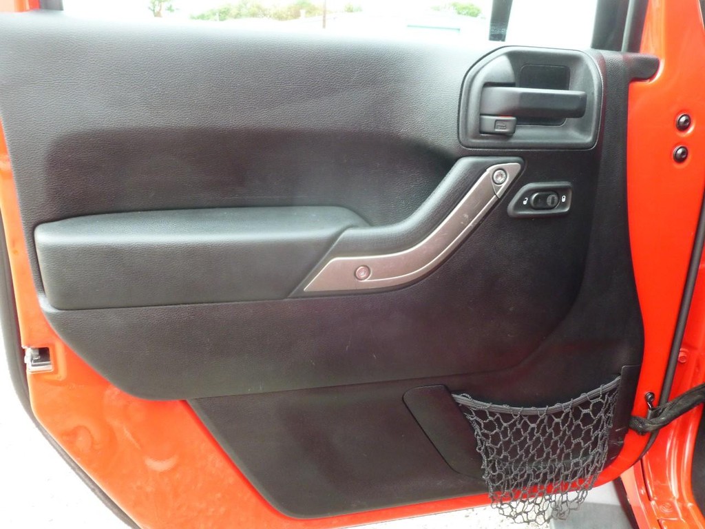Jeep Wrangler Unlimited Vehicle Image 17