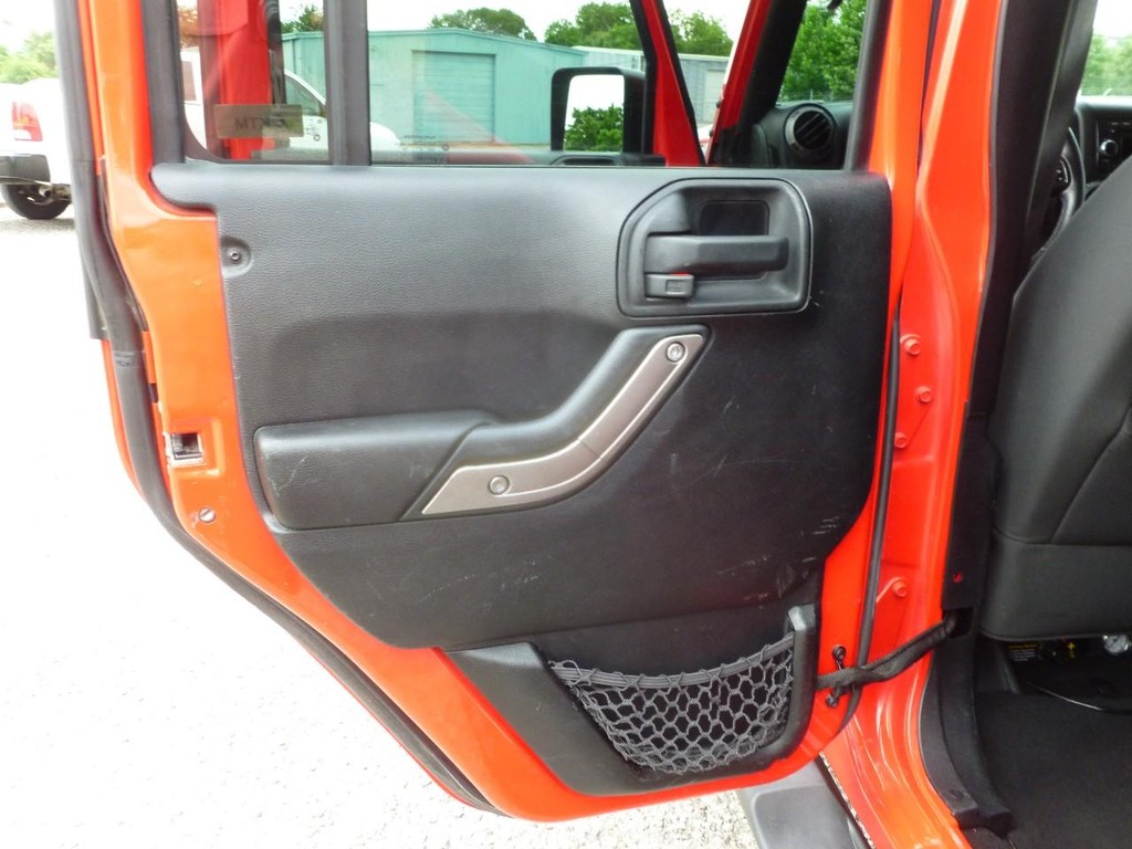 Jeep Wrangler Unlimited Vehicle Image 18