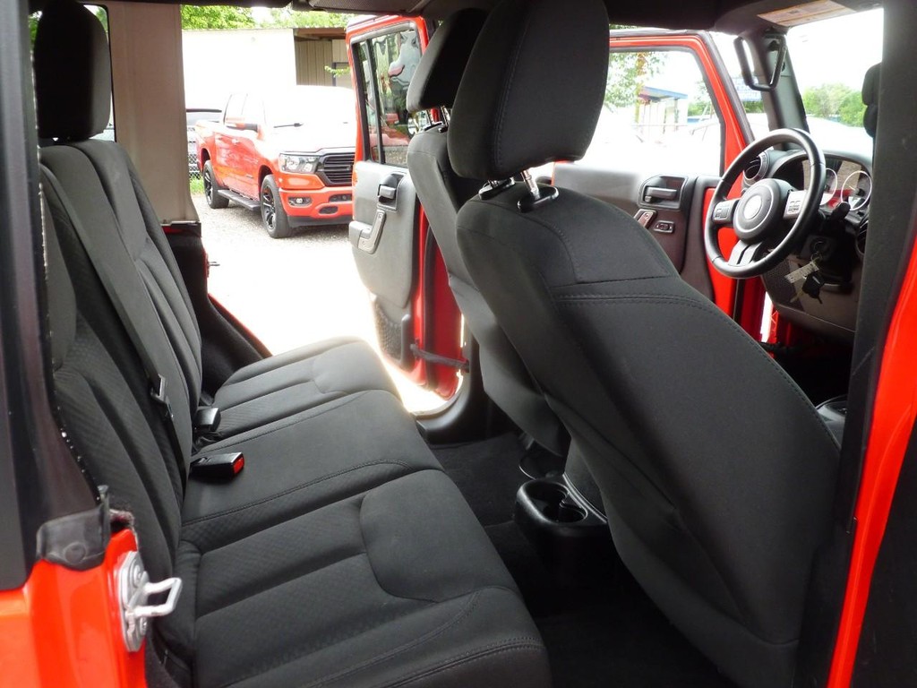 Jeep Wrangler Unlimited Vehicle Image 22