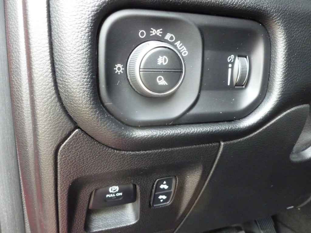 Ram 1500 Vehicle Image 10