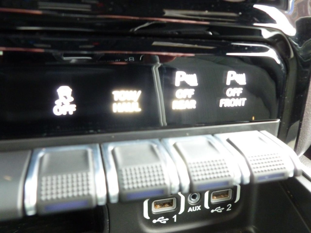 Ram 1500 Vehicle Image 16