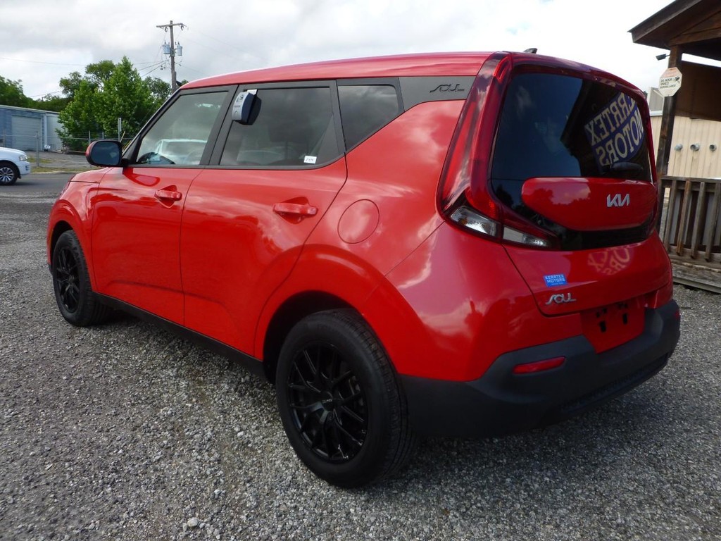 Kia Soul Vehicle Full-screen Gallery Image 02