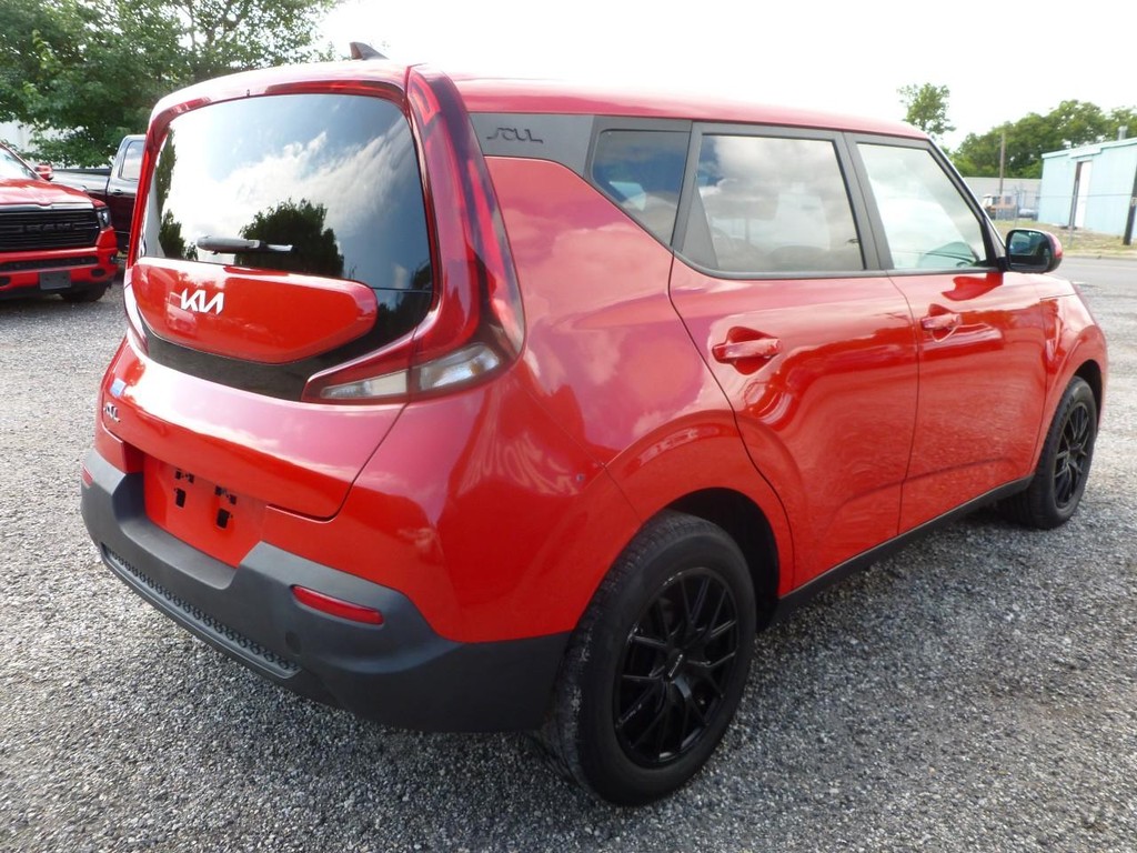 Kia Soul Vehicle Full-screen Gallery Image 03