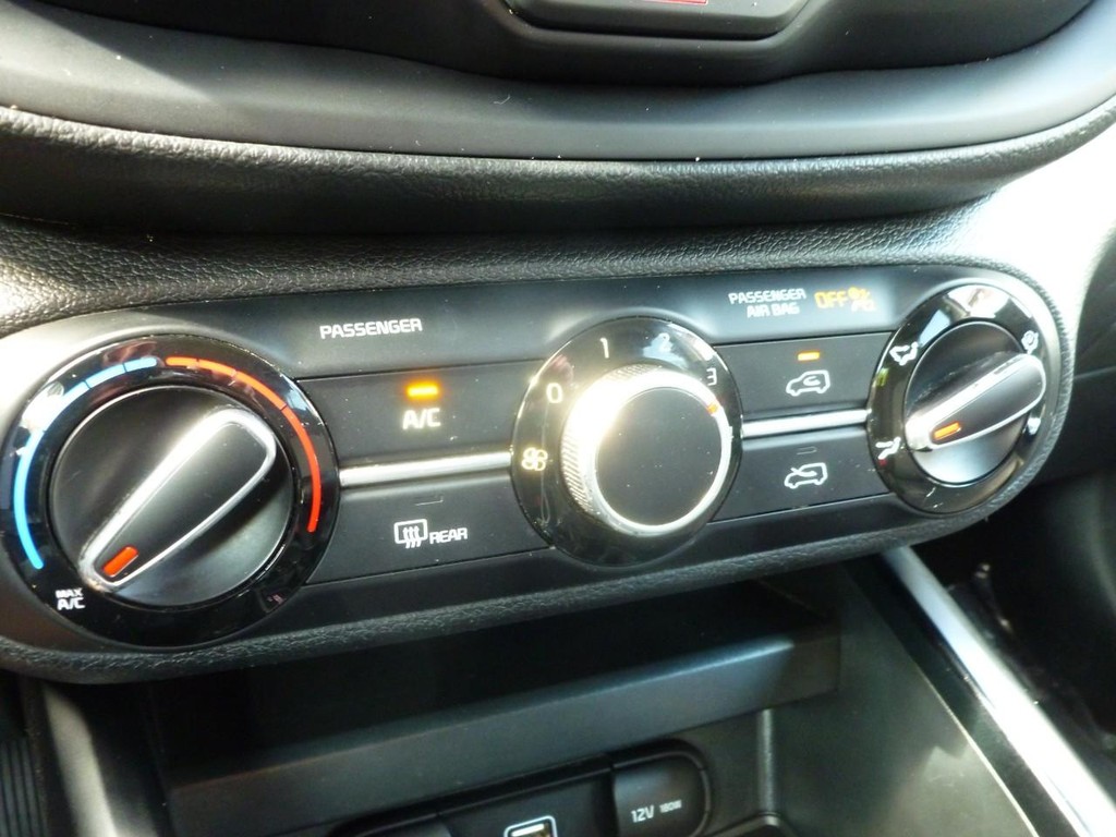 Kia Soul Vehicle Full-screen Gallery Image 15