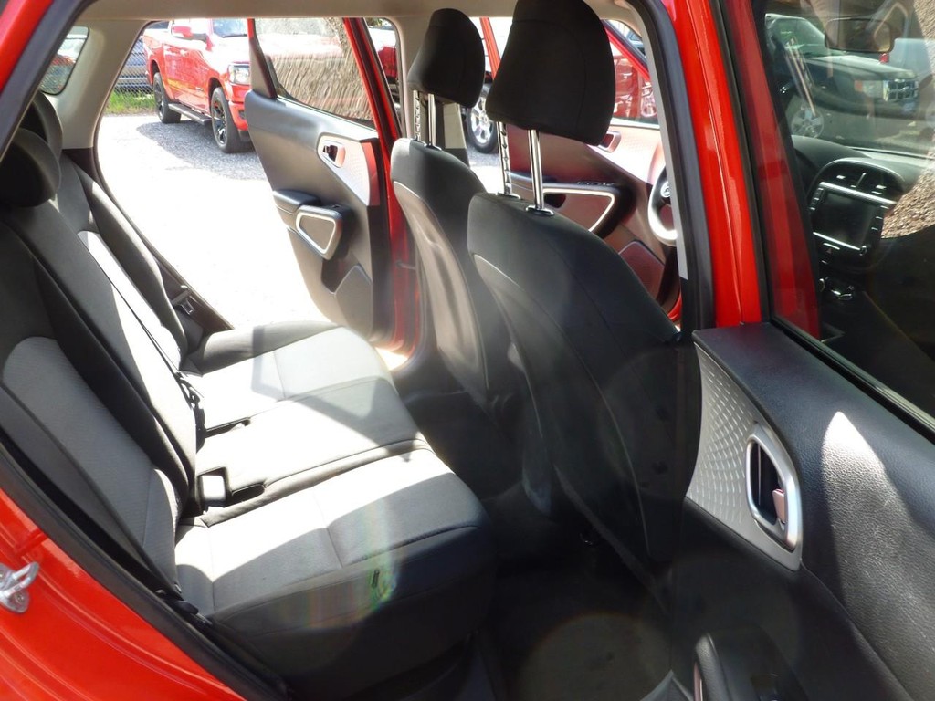 Kia Soul Vehicle Full-screen Gallery Image 23