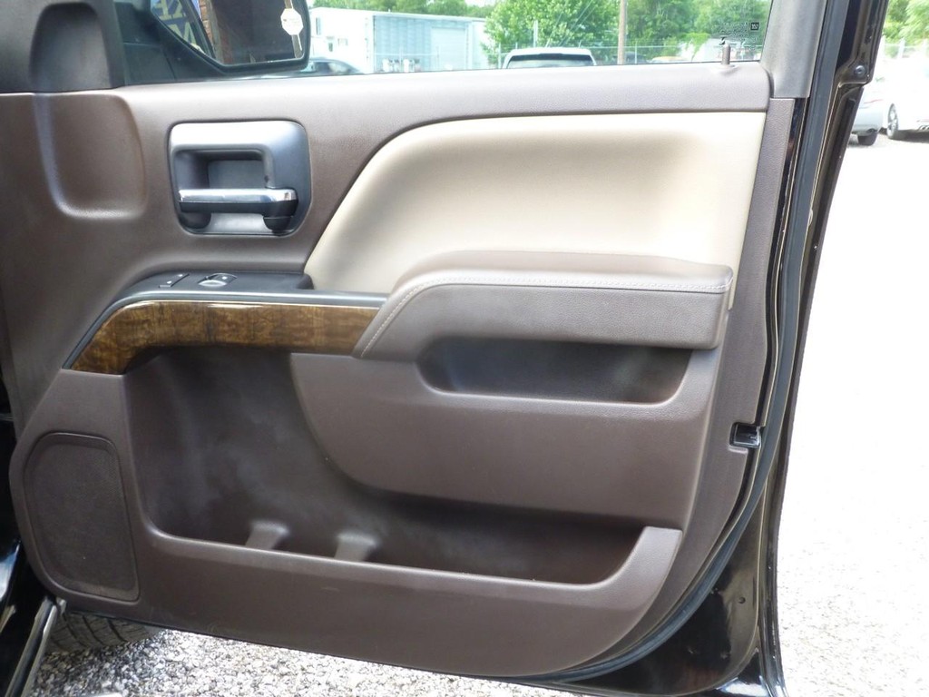 Chevrolet Silverado 1500 Vehicle Full-screen Gallery Image 20