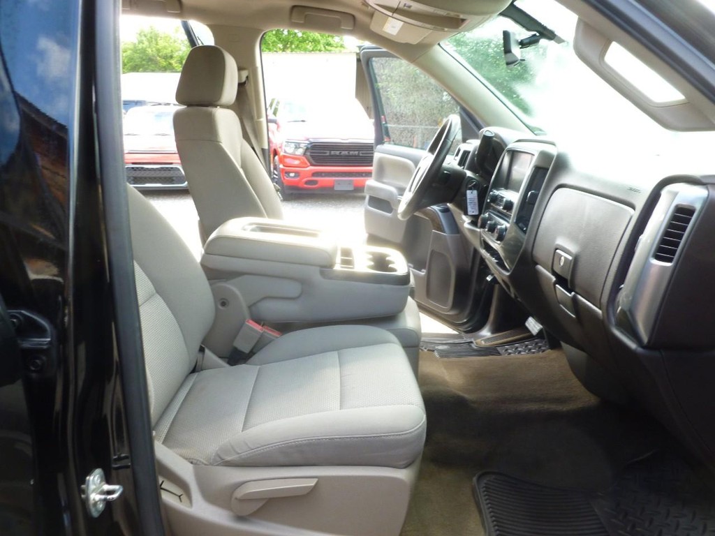 Chevrolet Silverado 1500 Vehicle Full-screen Gallery Image 21