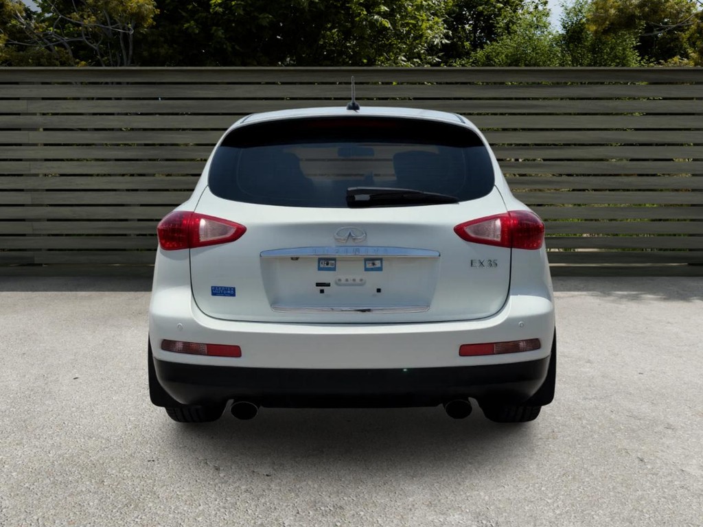 INFINITI EX35 Vehicle Full-screen Gallery Image 04
