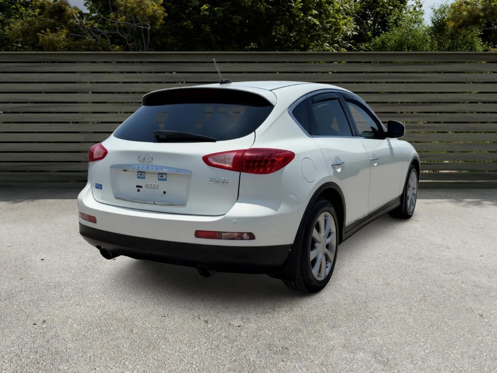 INFINITI EX35 Vehicle Full-screen Gallery Image 05