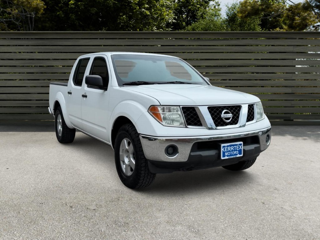 Nissan Frontier Vehicle Full-screen Gallery Image 07
