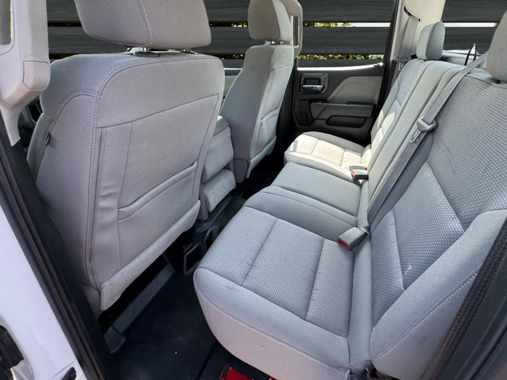 Chevrolet Silverado 1500 Vehicle Full-screen Gallery Image 11